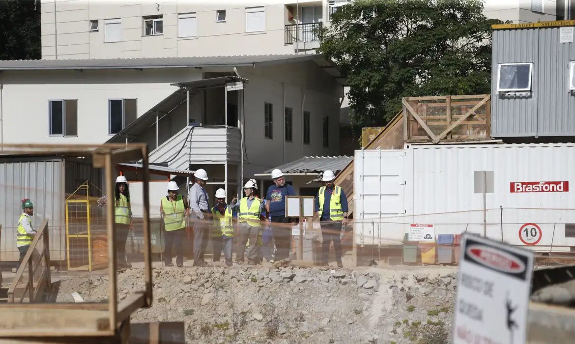 Chuvas alagam obras do metrô em área com sítio arqueológico em SP -  (crédito: EBC)