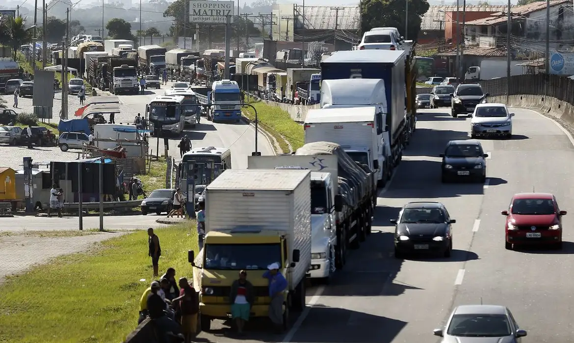 Primeiro prazo para exame toxicológico de motoristas vence neste mês -  (crédito: EBC)