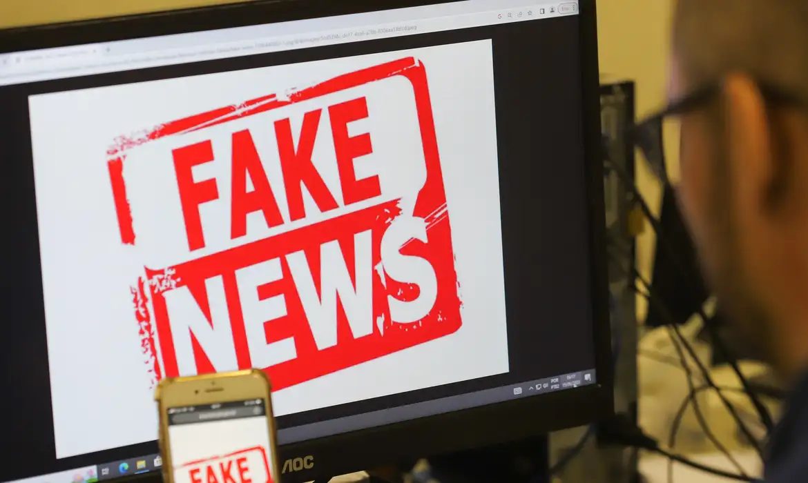 Entenda como a nova onda de fake news influencia a guerra digital -  (crédito: EBC)