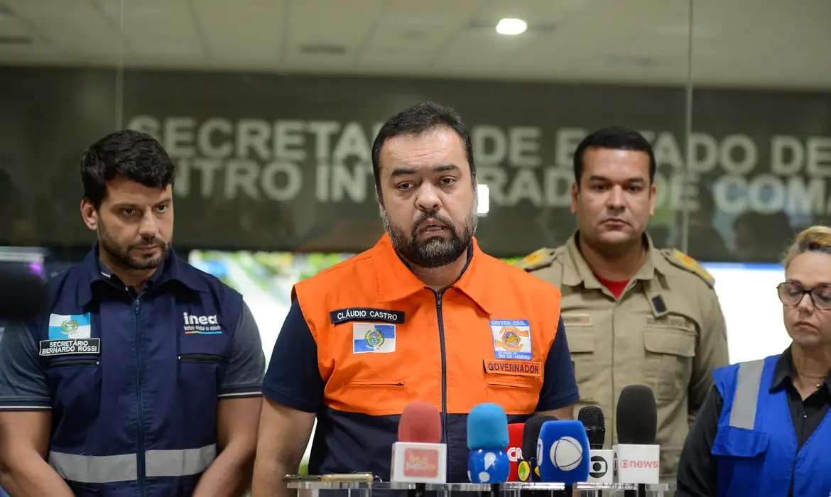 Temporal causou quatro mortes em Petrópolis  -  (crédito: EBC)