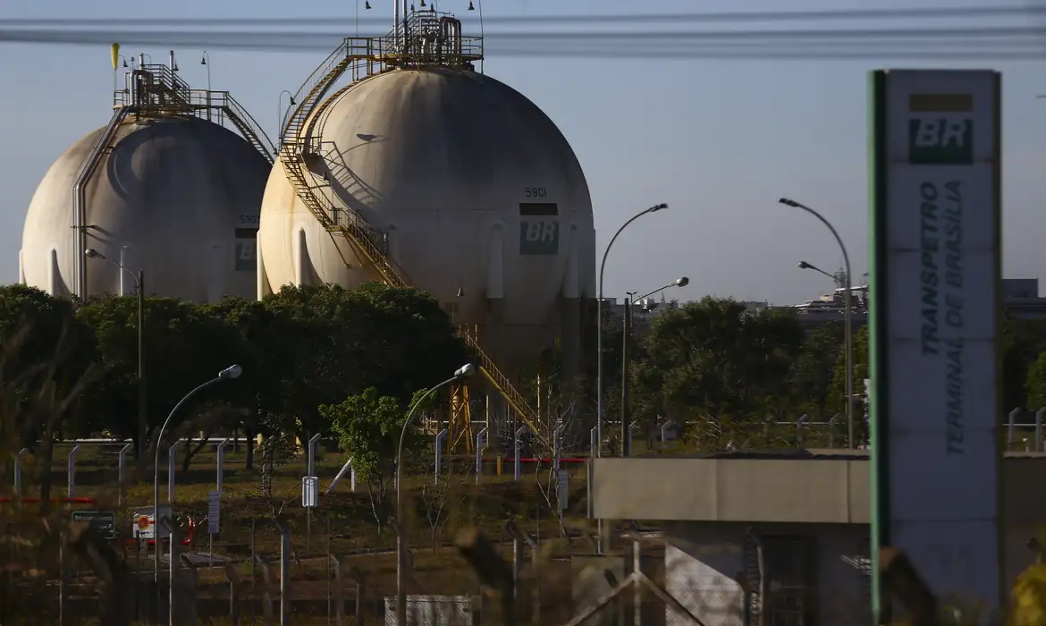 Transpetro inaugura primeira usina solar para suprir planta industrial -  (crédito: EBC)