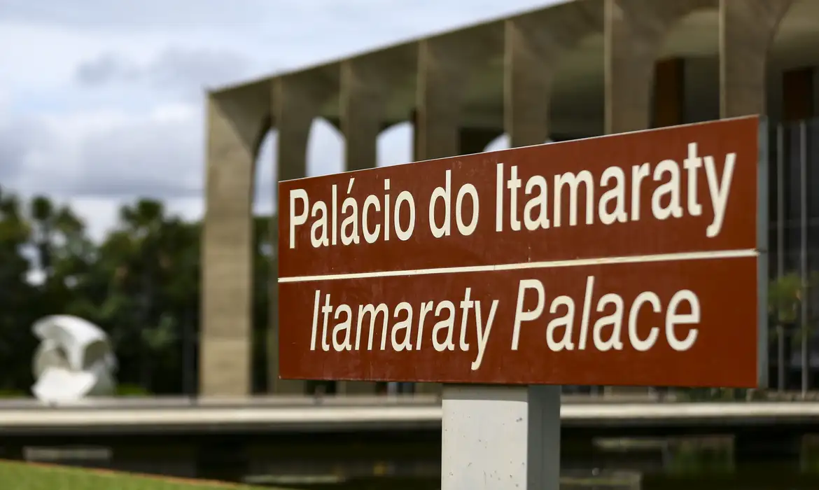 Itamaraty mostra preocupação com aumento da tensão entre Israel e Irã  -  (crédito: EBC)