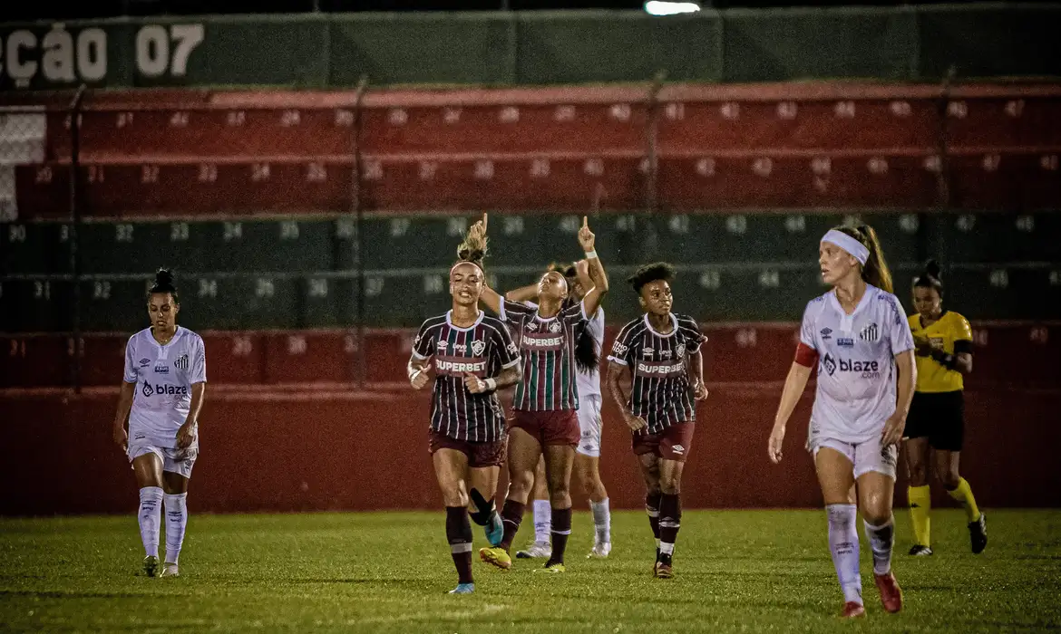 Flu arranca vitória de 1 a 0 sobre o Santos no Brasileiro Feminino -  (crédito: EBC)