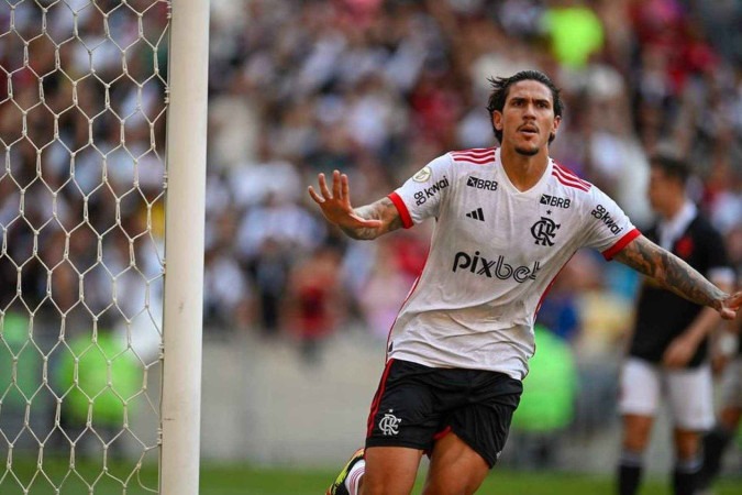 Flamengo aplica 6 a 1 no Vasco e vira líder provisório do Brasileirão -  (crédito: EBC)