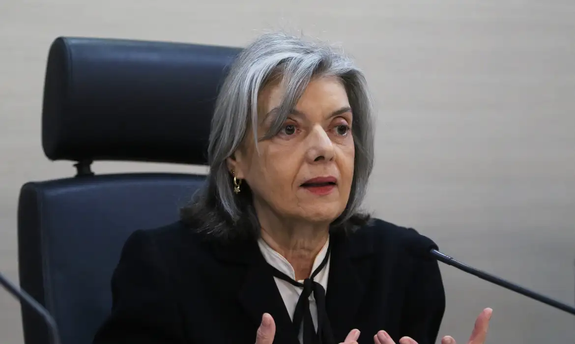 TSE: Cármen Lúcia pede atuação presencial de ministros até eleição - EBC