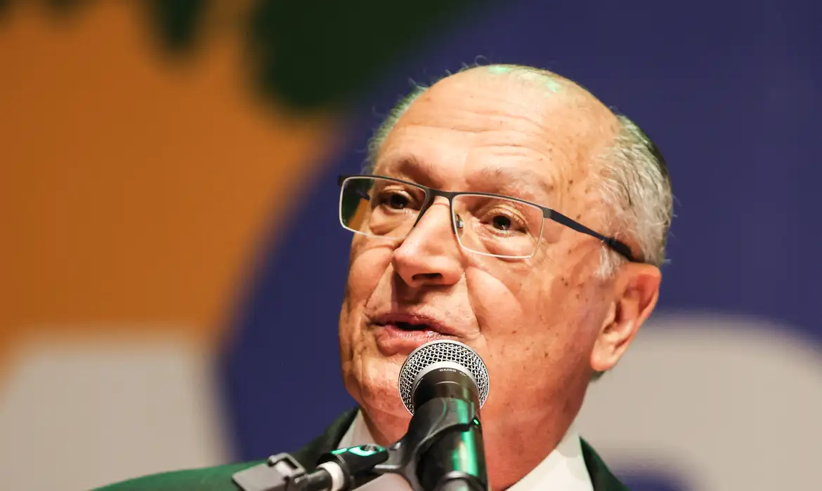 Selo Verde ajudará a neoindustrialização do Brasil, diz Alckmin  -  (crédito: EBC)