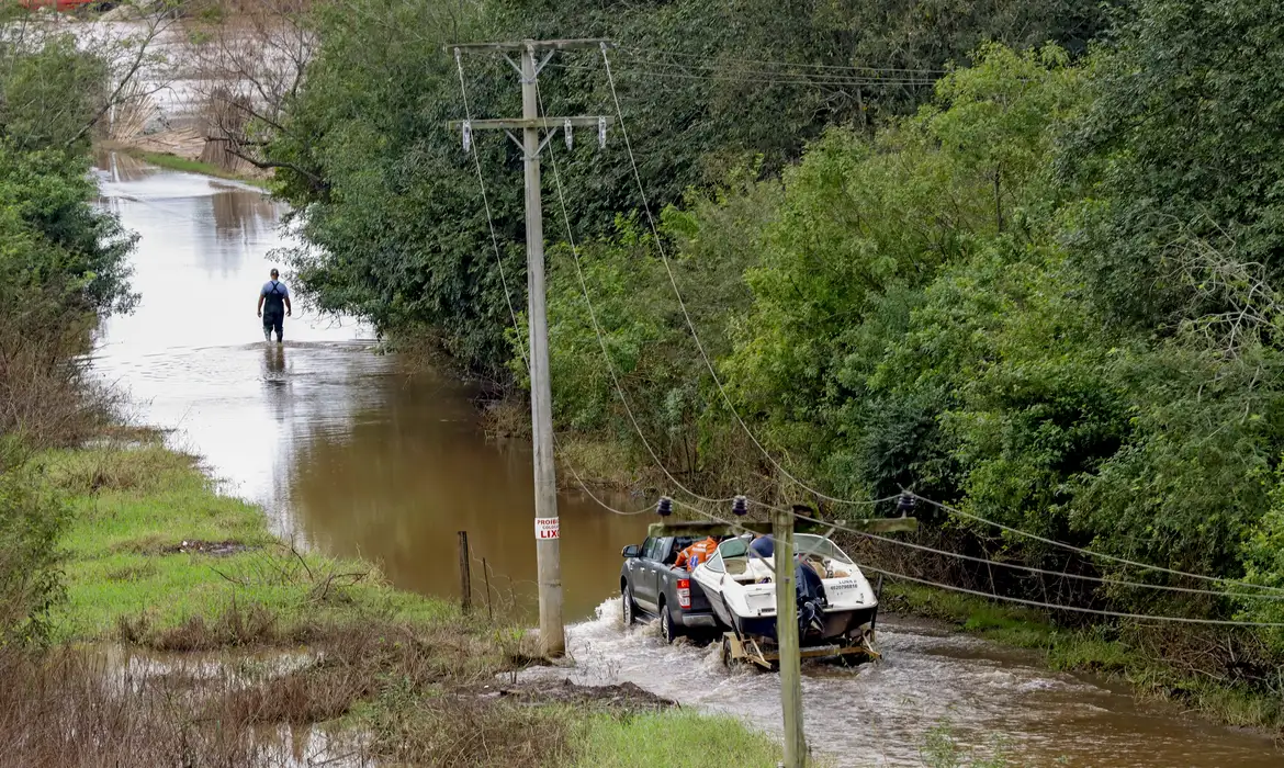 Rio Grande do Sul terá instabilidade, temporais e frio neste domingo -  (crédito: EBC)