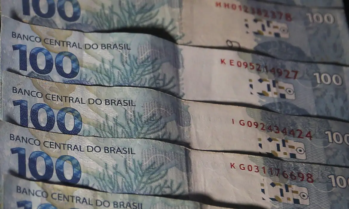 Os resgates somaram R$ 5,43 bilhões em julho, sendo R$ 3,17 bilhões relativos a recompras e R$ 2,26 bilhões, a vencimentos -  (crédito: EBC)