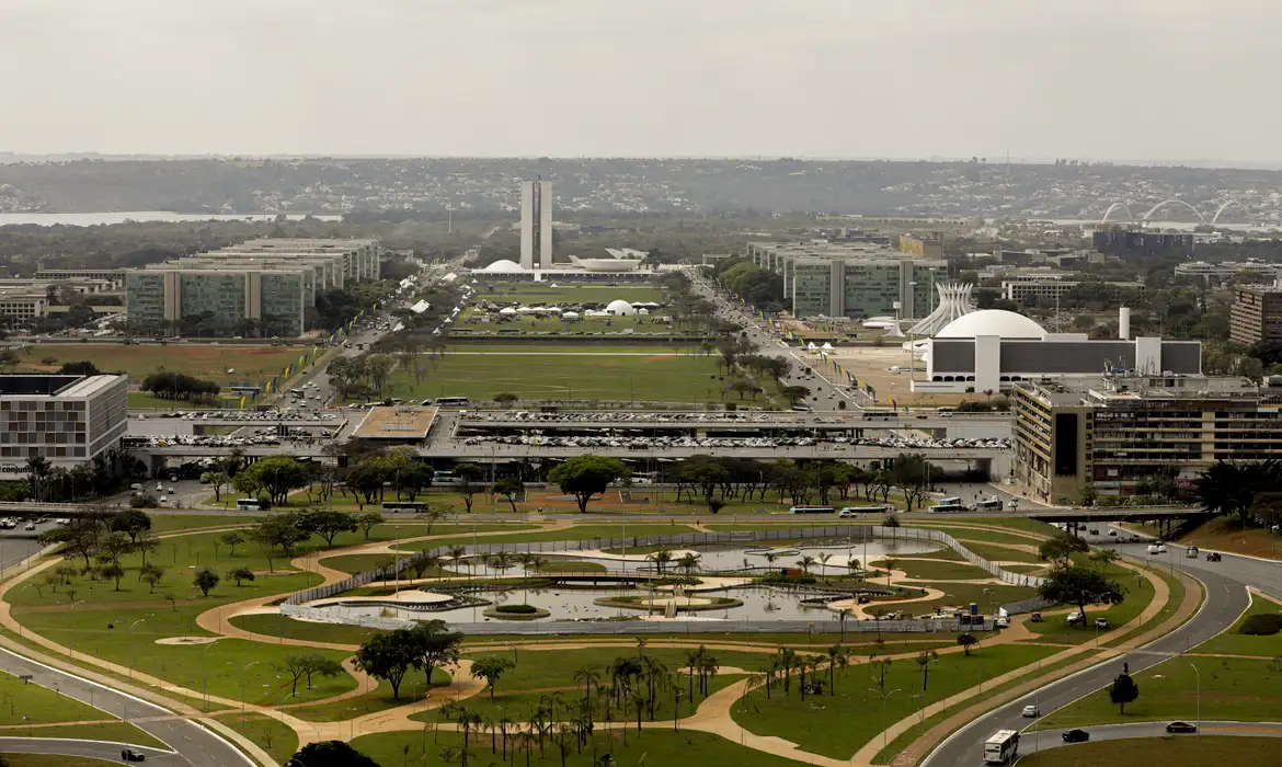 Déficit primário sobe para R$ 61 bi com 13º para aposentados -  (crédito: EBC)