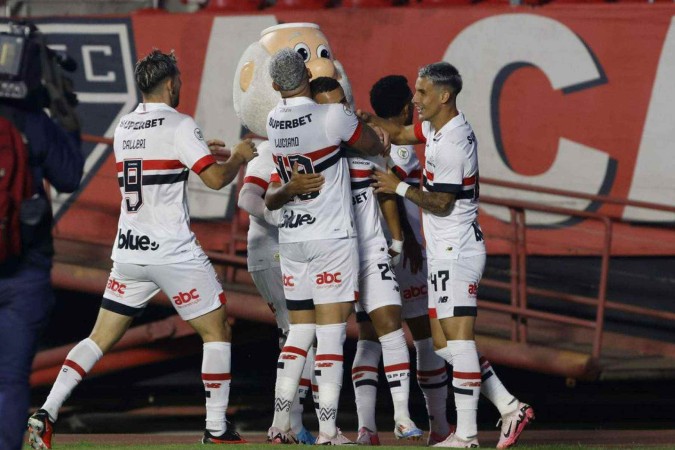 São Paulo derrota Criciúma para assumir 7ª posição do Brasileiro -  (crédito: EBC)