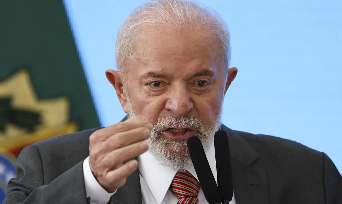 Dólar atinge R$ 5,66 após nova crítica de Lula ao BC - EBC