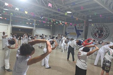 Alunos na aula do projeto Arte Capoeira  -  (crédito: Divulgação/ Arte Capoeira Responsabilidade Social)