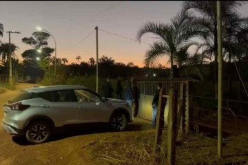 Polícia apreendeu carro de luxo na casa do influencer -  (crédito: Divulgação/PCDF)