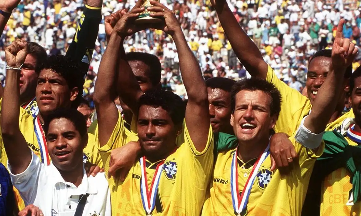 Há 30 anos seleção brasileira pôs fim a longo jejum ao faturar o tetra -  (crédito: EBC)