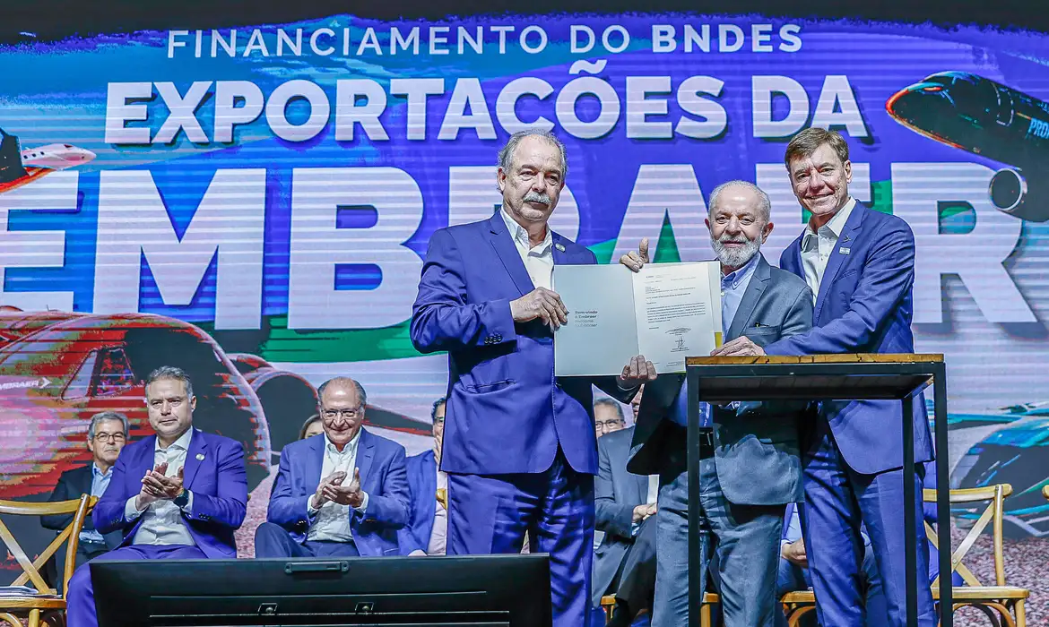 BNDES conclui financiamento para exportação de 32 jatos da Embraer -  (crédito: EBC)