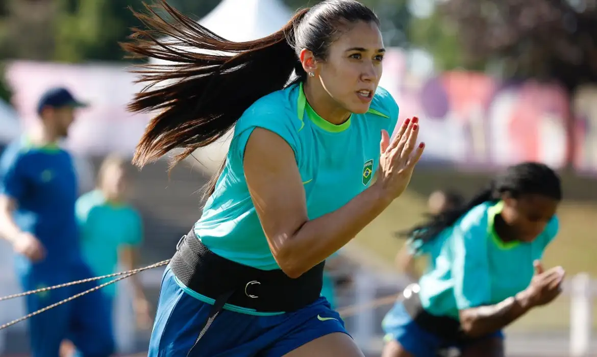 Seleção feminina treina na França a 4 dias da estreia na Olimpíada -  (crédito: EBC)