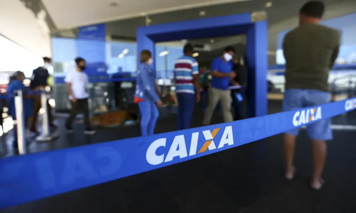 Caixa divulga resultado de concurso com vagas de nível médio - EBC