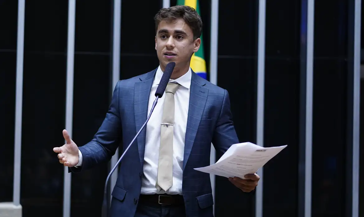 Nikolas considerou uma 'coincidência' a plataforma retornar após o primeiro turno das eleições municipais -  (crédito: EBC)