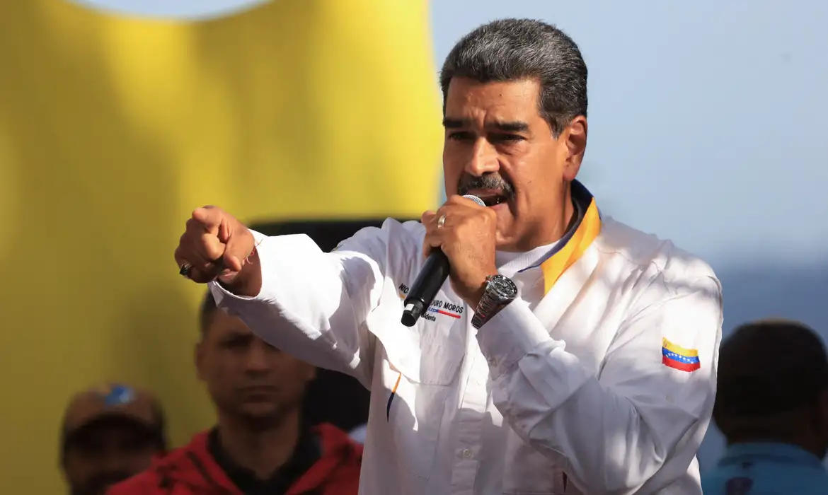 Maduro comparece à Suprema Corte para validar reeleição  - EBC