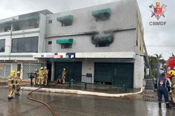 os focos do incêndio no apartamento foram combatidos  -  (crédito: Divulgação/CBMDF)