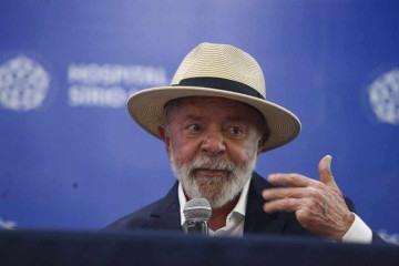 Lula irá comandar a reunião ministerial de fim de ano nesta sexta-feira (20/12) -  (crédito:  Paulo Pinto/Agência Brasil)